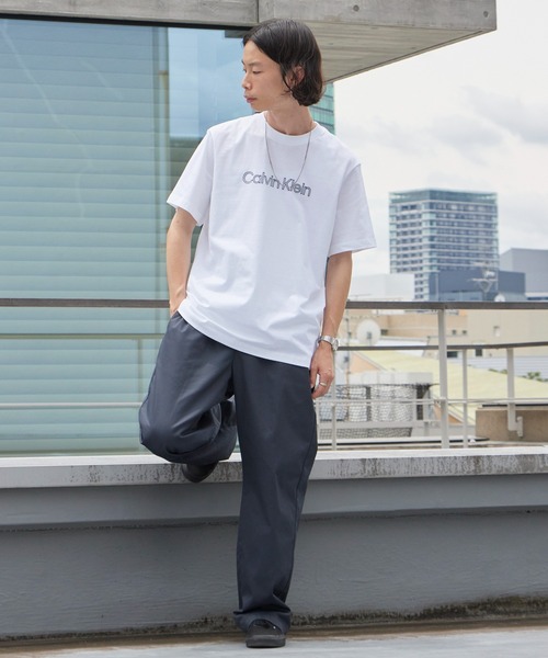 Calvin Klein（カルバン・クライン）の「Calvin Klein/カルバンクライン SS 20S EU SPW HD SHIN STNDRD GRAPHIC TEE フロント ブランドロゴ 半袖 クルーネック Tシャツ メンズ レディース ユニセックス 2026年 夏 夏服（Tシャツ/カットソー・メンズ・ホワイト/ブラック/オリーブ・S/M/L/XL）」の13枚目の写真