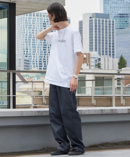 Calvin Klein（カルバン・クライン）の「Calvin Klein/カルバンクライン SS 20S EU SPW HD SHIN STNDRD GRAPHIC TEE フロント ブランドロゴ 半袖 クルーネック Tシャツ メンズ レディース ユニセックス 2026年 夏 夏服（Tシャツ/カットソー・メンズ・ホワイト/ブラック/オリーブ・S/M/L/XL）」の14枚目の写真
