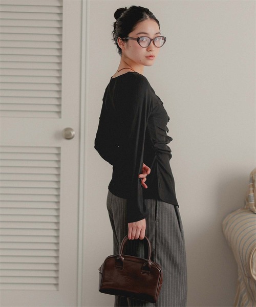 miette(ミエット)の「フロントギャザーチュールドッキングトップス(Tシャツ/カットソー・レディース・ブラック/チャコール/アイボリー・FREE)」の4枚目の写真