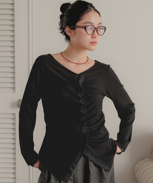 miette(ミエット)の「フロントギャザーチュールドッキングトップス(Tシャツ/カットソー・レディース・ブラック/チャコール/アイボリー・FREE)」の6枚目の写真
