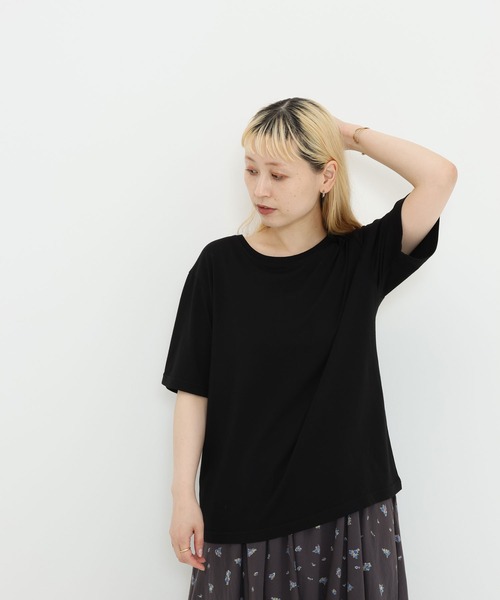 HEART MARKET（ハートマーケット）の「さらっとやわらかT（Tシャツ/カットソー・レディース・ナチュラル/グレイッシュベージュ/ブラック系/ホワイト/ブラック/カーキ/ネイビー/チャコール/イエロー・MEDIUM/LARGE/LL）」の3枚目の写真