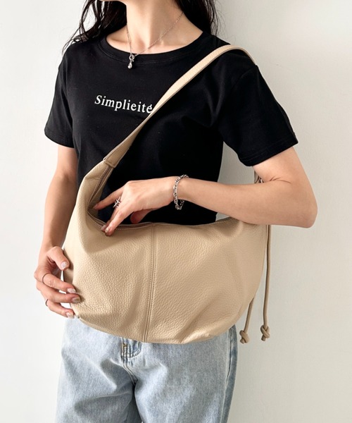 NATURALIST(ナチュラリスト)の「ドローストリング ハーフムーンショルダーバッグ(ショルダーバッグ・レディース・ベージュ/アイボリー/ブラック・FREE)」の3枚目の写真
