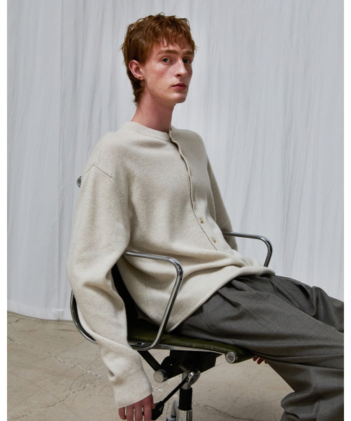 THEENDQUESTION(ジエンドクエスチョン)の「Button half-open knit top / IVORY(ニット/セーター・レディース・その他・1/2)」の7枚目の写真