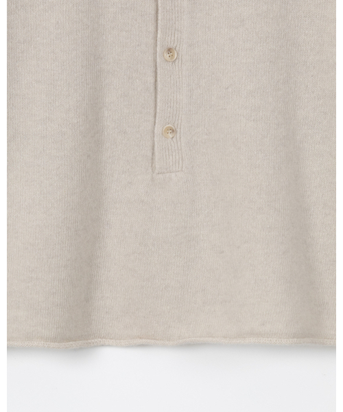 THEENDQUESTION(ジエンドクエスチョン)の「Button half-open knit top / IVORY(ニット/セーター・レディース・その他・1/2)」の11枚目の写真