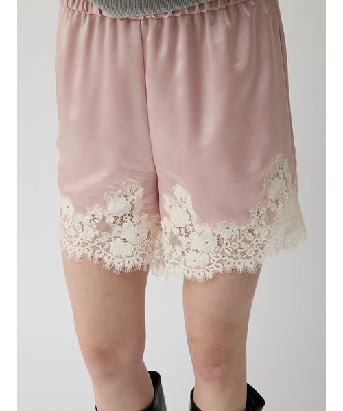 LILY BROWN(リリーブラウン)の「レーストリムサテンショートパンツ(その他パンツ・レディース・ピンク/ネイビー/アイボリー・F)」の17枚目の写真