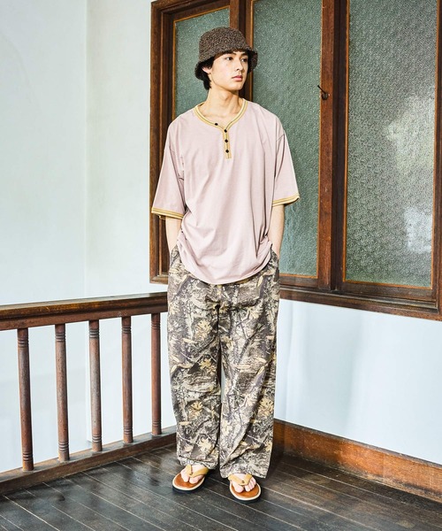 niko and...(ニコアンド)の「冷感ボーダーヘンリーネックTシャツ(Tシャツ/カットソー・メンズ・オフホワイト/ピンク/チャコール・MEDIUM/LARGE)」の16枚目の写真