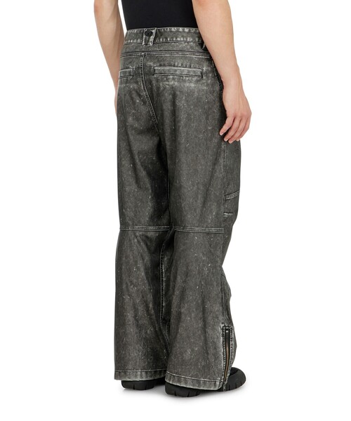 DIESEL(ディーゼル)の「メンズ パンツ P-DELLY-NJCJ(カーゴパンツ・メンズ・ブラック・48/46/50/44)」の2枚目の写真