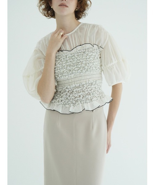 CLANE(クラネ)の「CLANE/クラネ/COLOR STITCHED SHIRRING TOPS(Tシャツ/カットソー・レディース・アイボリー/モスグリーン/ブラック・1)」の6枚目の写真