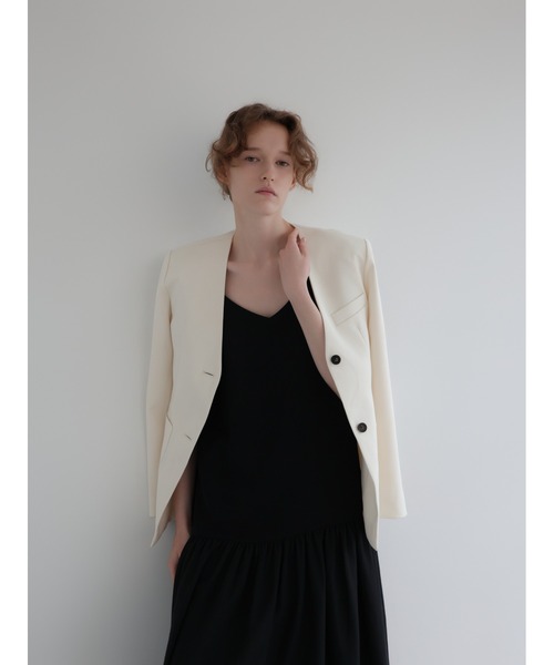 NOWNS（ナウンス）の「Noe | Soft scarf jacket set（ノーカラージャケット・レディース・アイボリー/ブラック・FREE）」の7枚目の写真