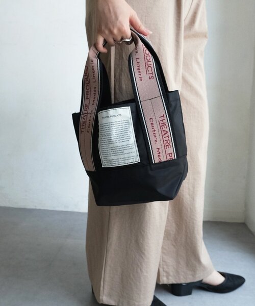 Chez toi(シェトワ)の「【THEATRE PRODUCTS 】ロゴテープ2WAYショルダーバッグ(ショルダーバッグ・レディース・ブラック/ベージュ/グレー・FREE)」の2枚目の写真