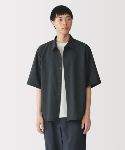 無印良品(ムジルシリョウヒン)の「紳士 風を通す 五分袖シャツ(シャツ/ブラウス・メンズ・ネイビー/ダークブラウン/チャコールグレー・XL)」の3枚目の写真