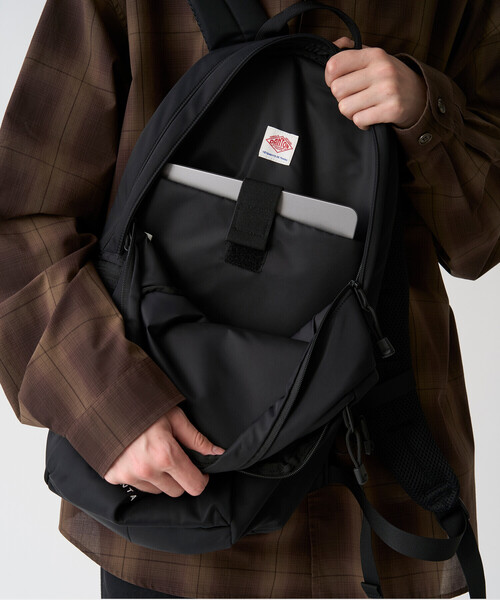 DANTON(ダントン)の「MONTAINVILLE 21 - Polyester Twill 21L Backpack(バックパック/リュック・レディース・グレー/オリーブ/ブラック・-)」の6枚目の写真