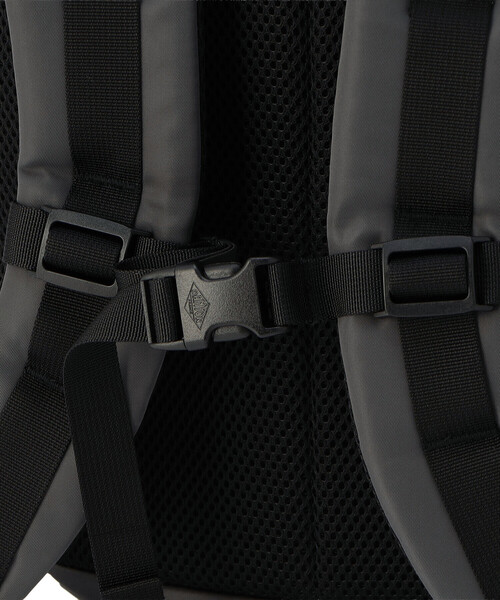 DANTON(ダントン)の「MONTAINVILLE 21 - Polyester Twill 21L Backpack(バックパック/リュック・レディース・グレー/オリーブ/ブラック・-)」の12枚目の写真