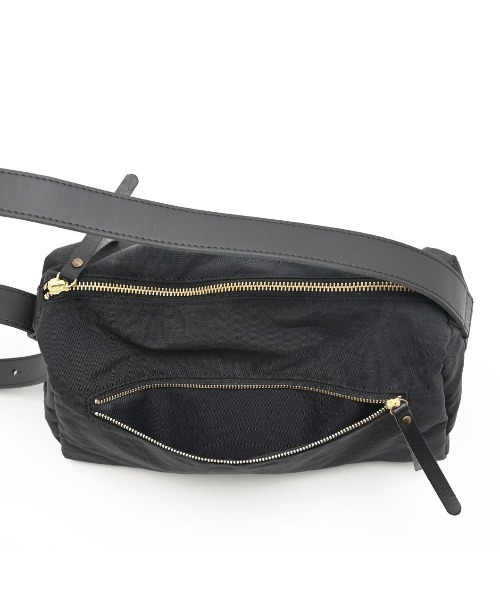 CLEDRAN(クレドラン)の「【軽量ナイロン×牛革】CL4025 LALI SQUARE HALF SHOULDER(ショルダーバッグ・レディース・ベージュ/ブラック/ブルーグレー・FREE)」の10枚目の写真