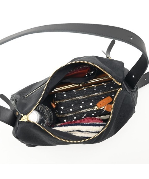 CLEDRAN(クレドラン)の「【軽量ナイロン×牛革】CL4025 LALI SQUARE HALF SHOULDER(ショルダーバッグ・レディース・ベージュ/ブラック/ブルーグレー・FREE)」の12枚目の写真