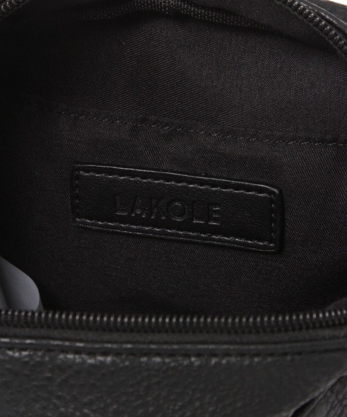 LAKOLE（ラコレ）の「ソフトフェイクレザーフラップショルダー / 1064211（ショルダーバッグ・メンズ・ダークブラウン/ブラック・FREE）」の13枚目の写真