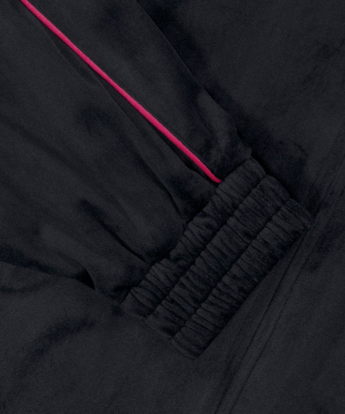 WKNDRS（ウィーキャンドース）の「VELVET TRACK JACKET (BLACK)（ナイロンジャケット・レディース・その他・MEDIUM/LARGE/X-LARGE）」の5枚目の写真