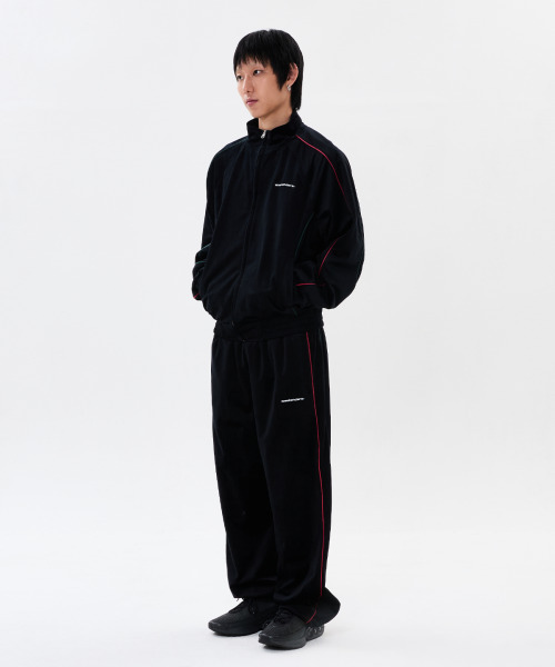 WKNDRS（ウィーキャンドース）の「VELVET TRACK JACKET (BLACK)（ナイロンジャケット・レディース・その他・MEDIUM/LARGE/X-LARGE）」の8枚目の写真