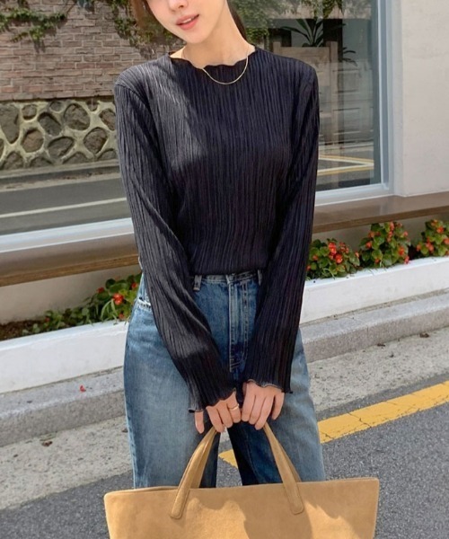 FAVORITO(ファヴォリート)の「ノーカラー長袖TEE(Tシャツ/カットソー・レディース・ブラック/オフホワイト・F)」の2枚目の写真