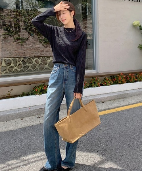 FAVORITO(ファヴォリート)の「ノーカラー長袖TEE(Tシャツ/カットソー・レディース・ブラック/オフホワイト・F)」の7枚目の写真
