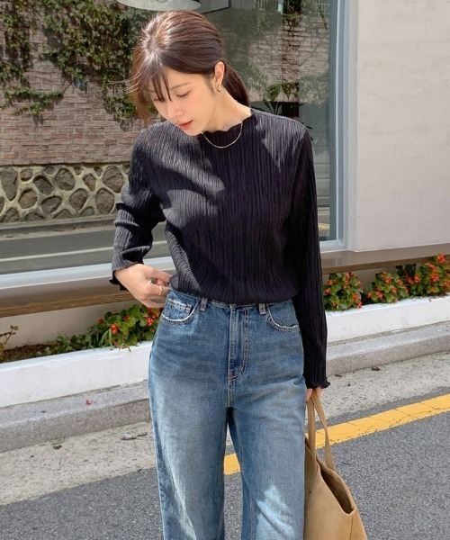 FAVORITO(ファヴォリート)の「ノーカラー長袖TEE(Tシャツ/カットソー・レディース・ブラック/オフホワイト・F)」の5枚目の写真