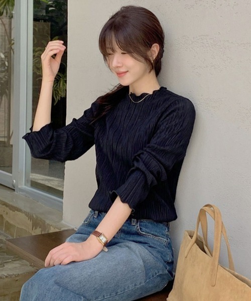 FAVORITO(ファヴォリート)の「ノーカラー長袖TEE(Tシャツ/カットソー・レディース・ブラック/オフホワイト・F)」の4枚目の写真