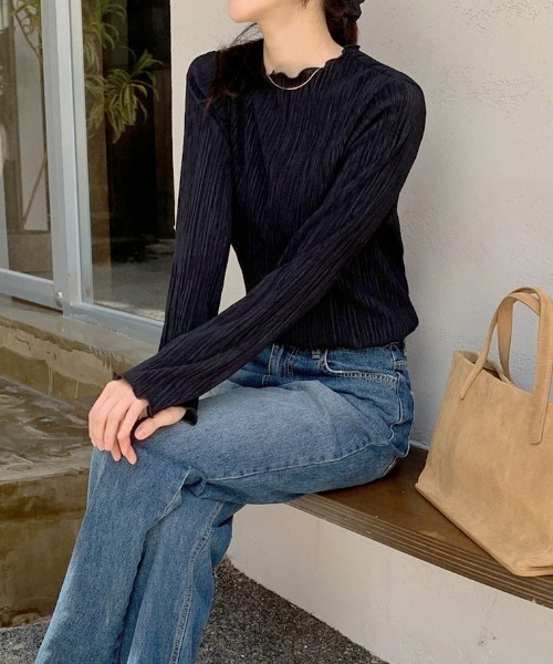 FAVORITO(ファヴォリート)の「ノーカラー長袖TEE(Tシャツ/カットソー・レディース・ブラック/オフホワイト・F)」の3枚目の写真