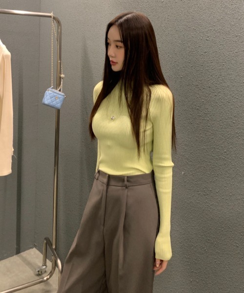 Aelina(エリナ)の「バックシングルブレスト長袖ニットトップス(ニット/セーター・レディース・グリーン/ブルー/ライトベージュ/ブラック・FREE)」の16枚目の写真