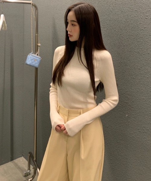 Aelina(エリナ)の「バックシングルブレスト長袖ニットトップス(ニット/セーター・レディース・グリーン/ブルー/ライトベージュ/ブラック・FREE)」の8枚目の写真