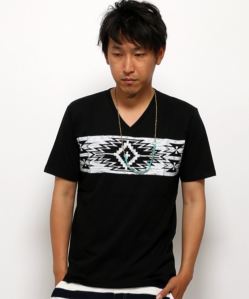 VENCEEXCHANGE（ヴァンスエクスチェンジ）の「オルテガパネルプリント半袖Tシャツ（Tシャツ/カットソー・メンズ・ホワイト/ブラック・LARGE/MEDIUM/SMALL）」の2枚目の写真