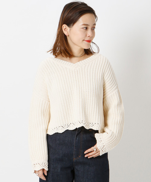 mystic（ミスティック）の「スカラップ使い畦プルオーバー（ニット/セーター・レディース・オフホワイト/ブルー/ブラック/ベージュ/ピンク・ﾌﾘ-）」の2枚目の写真