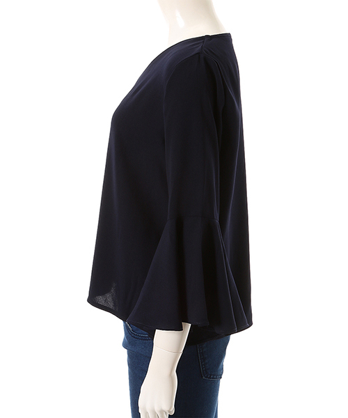 Color(カラー)の「Vネックラッフルスリーブブラウス(シャツ/ブラウス・レディース・ネイビー/ベビーピンク/グレー/ブラック/ベージュ/ホワイト・MEDIUM/SMALL)」の11枚目の写真