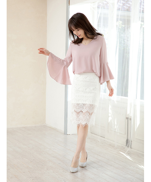 Color(カラー)の「Vネックラッフルスリーブブラウス(シャツ/ブラウス・レディース・ネイビー/ベビーピンク/グレー/ブラック/ベージュ/ホワイト・MEDIUM/SMALL)」の15枚目の写真