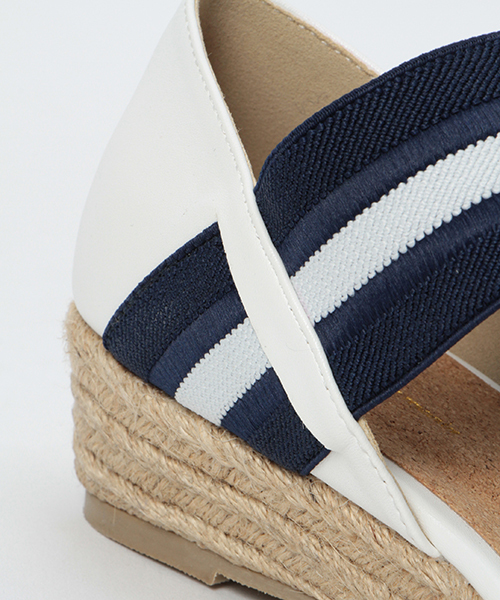 LBC(エルビーシー)の「フトゴムヅカイサンダル(サンダル・レディース・キャメル/ブラック/ホワイト・L/M)」の6枚目の写真