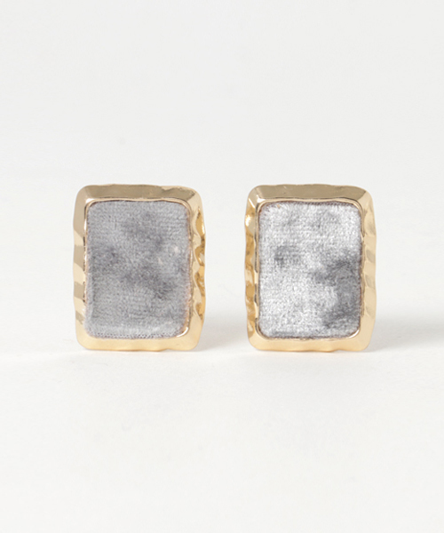 one after another NICE CLAUP（ワンアフターアナザーナイスクラップ）の「レトロなイヤリング（イヤリング・レディース・ライトグレー/ネイビー/ピンク/ボルドー・FREE）」の2枚目の写真