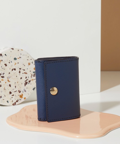 TOPKAPI（トプカピ）の「COLORATO［コロラート］角シボ型押し・三つ折りミニ財布（財布・レディース・ネイビー/ピンク/オレンジ/ミント/ブルーグレー/キャメル/ライトピンク/グレイッシュベージュ/レモンイエロー/ブラウン/グレー/ブラック/ライトカーキ・FREE）」の8枚目の写真