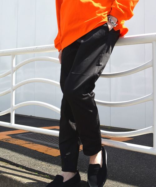 SHIPS(シップス)の「SU: クールマックス ツイルワンタックパンツ(その他パンツ・メンズ・ブラック/ベージュ/ネイビー/オリーブ・LARGE/MEDIUM/SMALL/X-LARGE)」の1枚目の写真