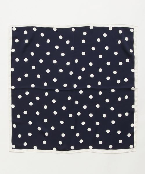 merlot plus(メルロープリュス)の「ドット柄バンダナ6210(ストール/ショール・レディース・ホワイト/イエロー/ピンク/ネイビー・FREE)」の3枚目の写真