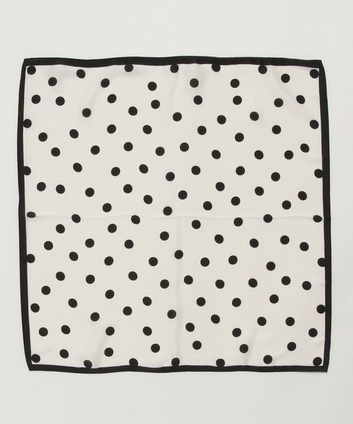 merlot plus(メルロープリュス)の「ドット柄バンダナ6210(ストール/ショール・レディース・ホワイト/イエロー/ピンク/ネイビー・FREE)」の2枚目の写真