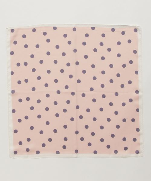 merlot plus(メルロープリュス)の「ドット柄バンダナ6210(ストール/ショール・レディース・ホワイト/イエロー/ピンク/ネイビー・FREE)」の4枚目の写真