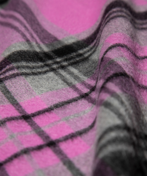 Johnstons of Elgin（ジョンストンズオブエルガン）の「Johnstons チェックストール/AU2962（ストール/ショール・レディース・ピンク・FREE）」の2枚目の写真