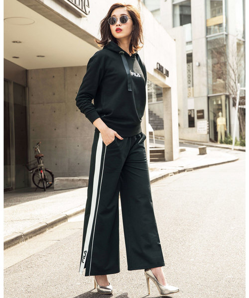FILA（フィラ）の「＜ＦＩＬＡ＞サイドライン裏毛ワイドパンツ（その他パンツ・レディース・ブラック・MEDIUM/LARGE/X-LARGE）」の8枚目の写真