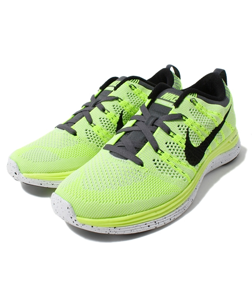 NIKE(ナイキ)の「2013夏モデル ナイキ フライニット ルナ WMNS NIKE FLYKNIT ONE+ 13SU(スニーカー・レディース・マルチ/レッド/ピンク/イエロー/オレンジ/ライトグリーン/ライトイエロー・23cm/23.5cm/24cm/24.5cm/25cm/25.5cm/26cm)」の3枚目の写真