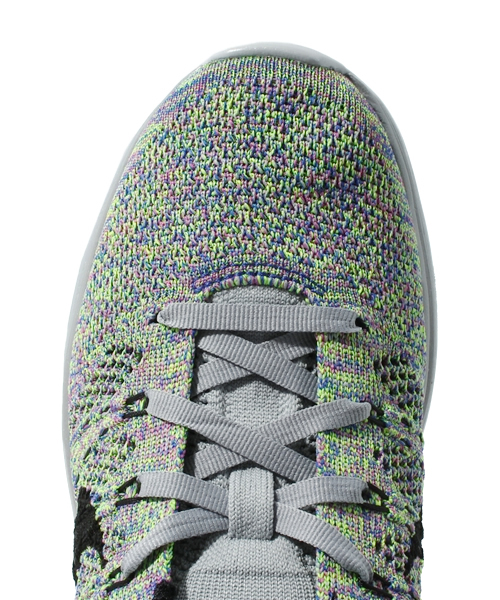 NIKE(ナイキ)の「2013夏モデル ナイキ フライニット ルナ WMNS NIKE FLYKNIT ONE+ 13SU(スニーカー・レディース・マルチ/レッド/ピンク/イエロー/オレンジ/ライトグリーン/ライトイエロー・23cm/23.5cm/24cm/24.5cm/25cm/25.5cm/26cm)」の11枚目の写真