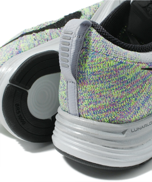 NIKE(ナイキ)の「2013夏モデル ナイキ フライニット ルナ WMNS NIKE FLYKNIT ONE+ 13SU(スニーカー・レディース・マルチ/レッド/ピンク/イエロー/オレンジ/ライトグリーン/ライトイエロー・23cm/23.5cm/24cm/24.5cm/25cm/25.5cm/26cm)」の14枚目の写真