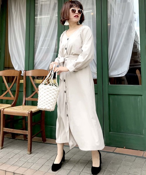 archives（アルシーヴ）の「2WAYベルテッドギャザー長袖ワンピース（ワンピース・レディース・ブラック/ベージュ/カーキ・MEDIUM）」の4枚目の写真