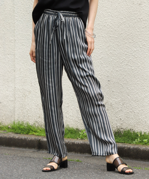 LOWRYS FARM（ローリーズファーム）の「ガラサテンパンツ　837127（その他パンツ・レディース・アイボリー/ブラック系その他/ブラウン/その他/ストライプ/ブラウン系その他・FREE）」の3枚目の写真
