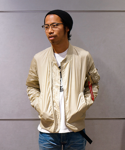 And A(アンドエー)の「MA-1 RIDERS LITE (ALPHA)/T0105(ブルゾン・メンズ・ブラック/オリーブ/ベージュ・MEDIUM/SMALL)」の1枚目の写真