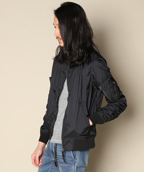 And A(アンドエー)の「MA-1 RIDERS LITE (ALPHA)/T0105(ブルゾン・メンズ・ブラック/オリーブ/ベージュ・MEDIUM/SMALL)」の4枚目の写真