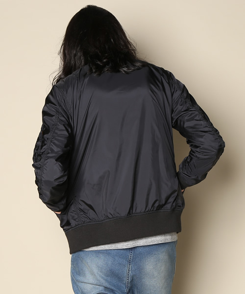And A(アンドエー)の「MA-1 RIDERS LITE (ALPHA)/T0105(ブルゾン・メンズ・ブラック/オリーブ/ベージュ・MEDIUM/SMALL)」の5枚目の写真